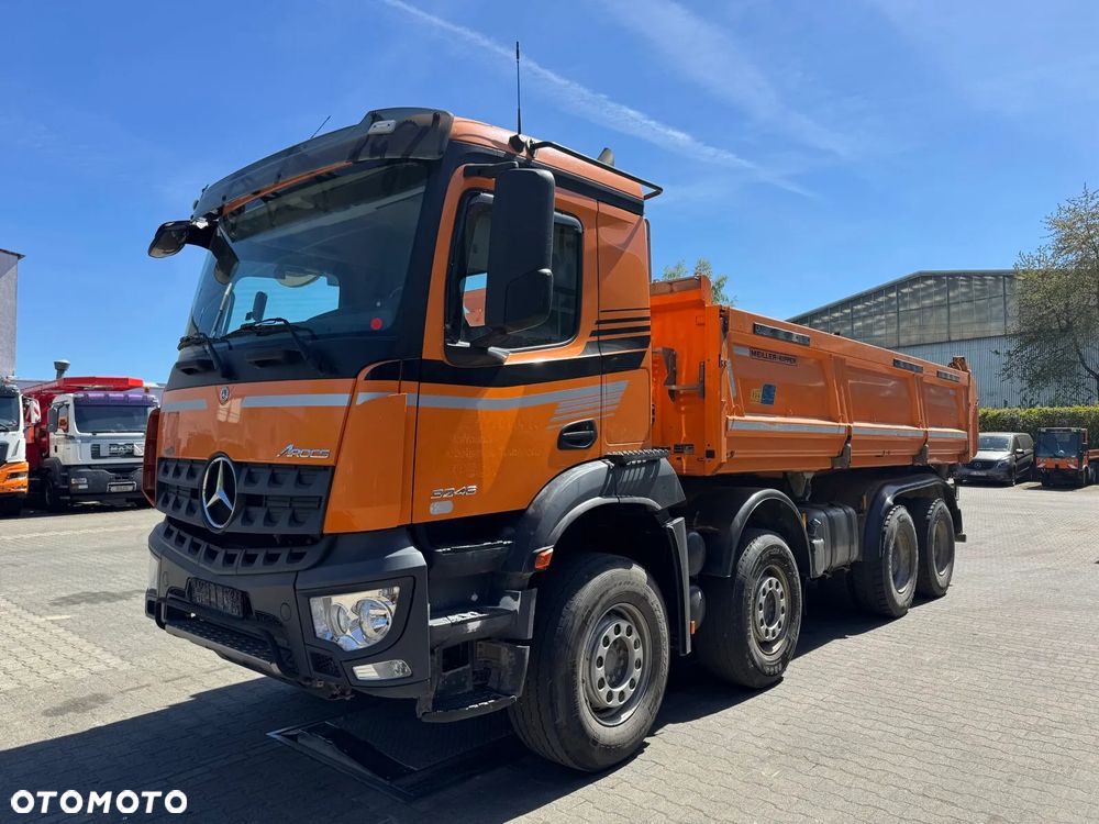 Mercedes-Benz AROCS 3246 8x4 EURO6 WYWROTKA TRÓJSTRONNA Z BORDMATIKIEM