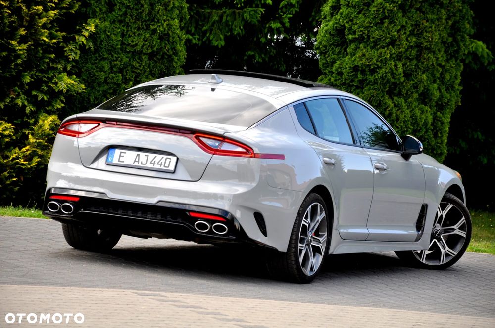 Kia Stinger - 14