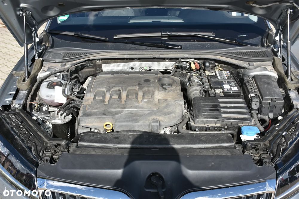 Skoda Superb 2.0 TDI DSG Ambition - 28