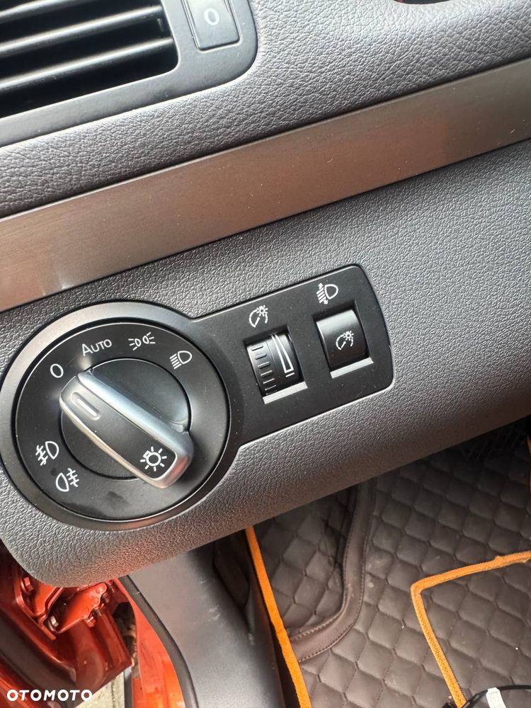 Volkswagen Touran 1.4 TSI Cross DSG - 18