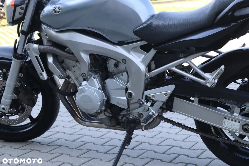 Yamaha FZ6 - 12