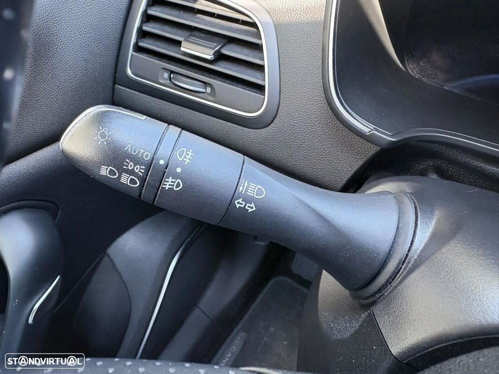 Renault Mégane 1.6 Plug-In R.S. Line - 38