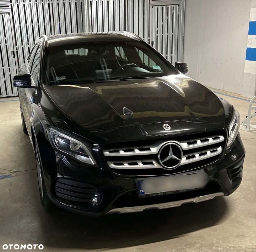 Mercedes-Benz GLA 180 7G-DCT AMG Line - 2