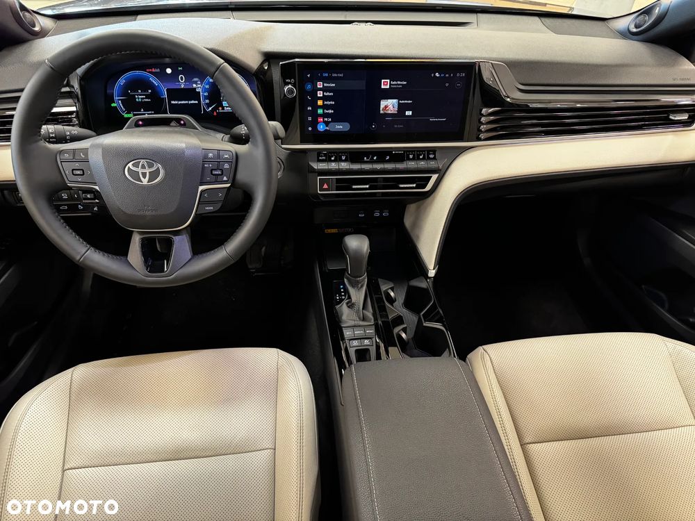 Toyota Camry 2.5 Hybrid Dynamic Force Executive e-CVT - 8