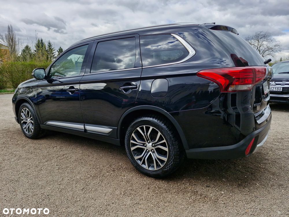 Mitsubishi Outlander - 3