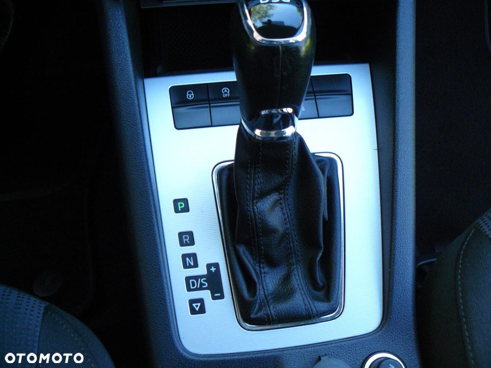 Skoda Octavia 1.6 TDI Elegance DSG - 3