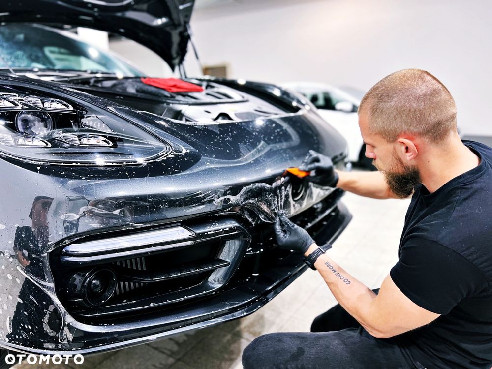 Porsche Panamera 4 E-Hybrid Platinum Edition - 13