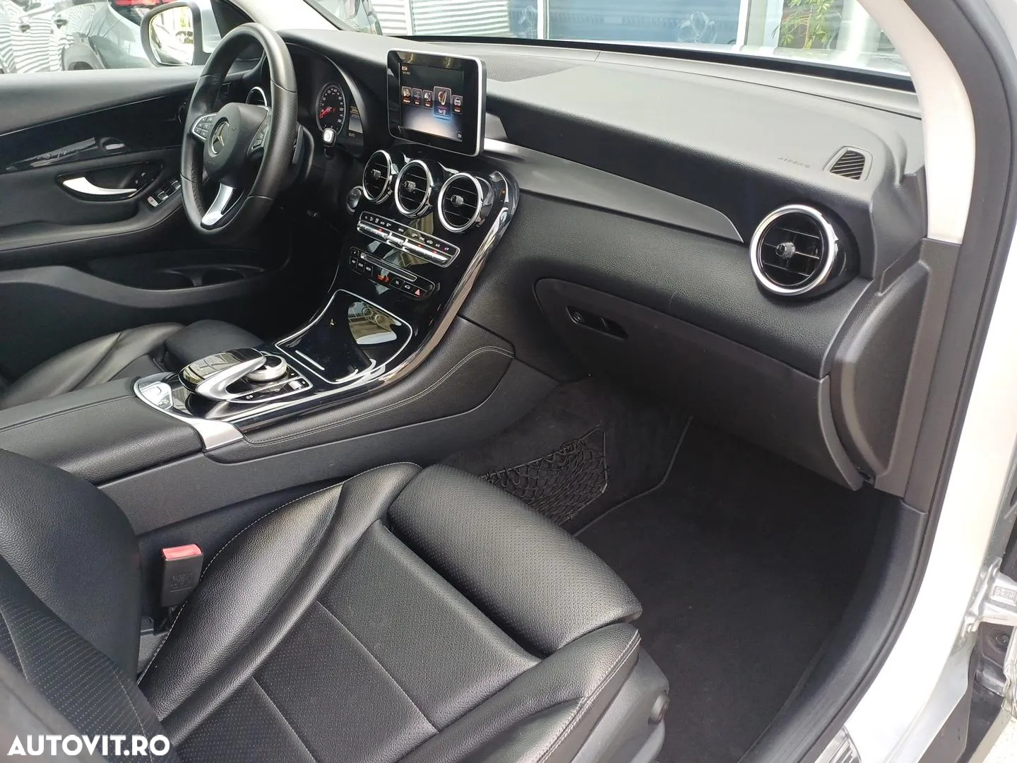 Mercedes-Benz GLC 220 d 4MATIC - 22