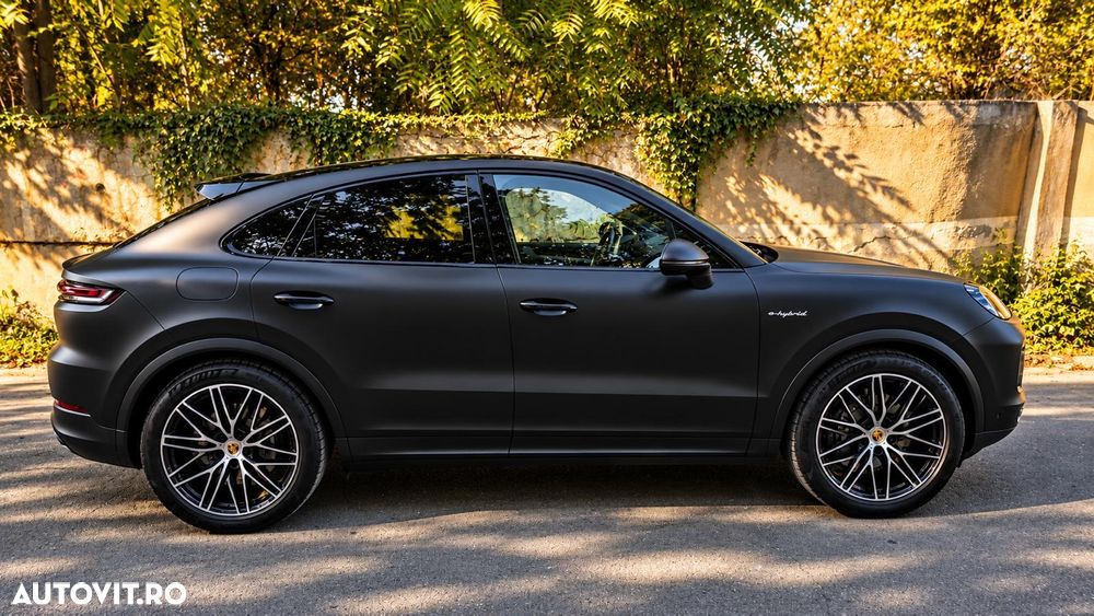 Porsche Cayenne Coupe E-Hybrid - 5