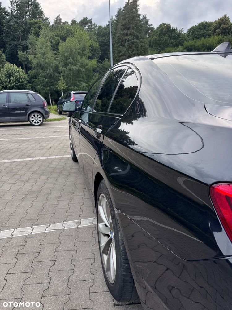 BMW Seria 5 525d xDrive Luxury Line - 4
