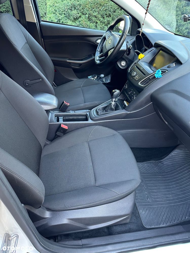Ford Focus 1.5 TDCi SYNC Edition - 4