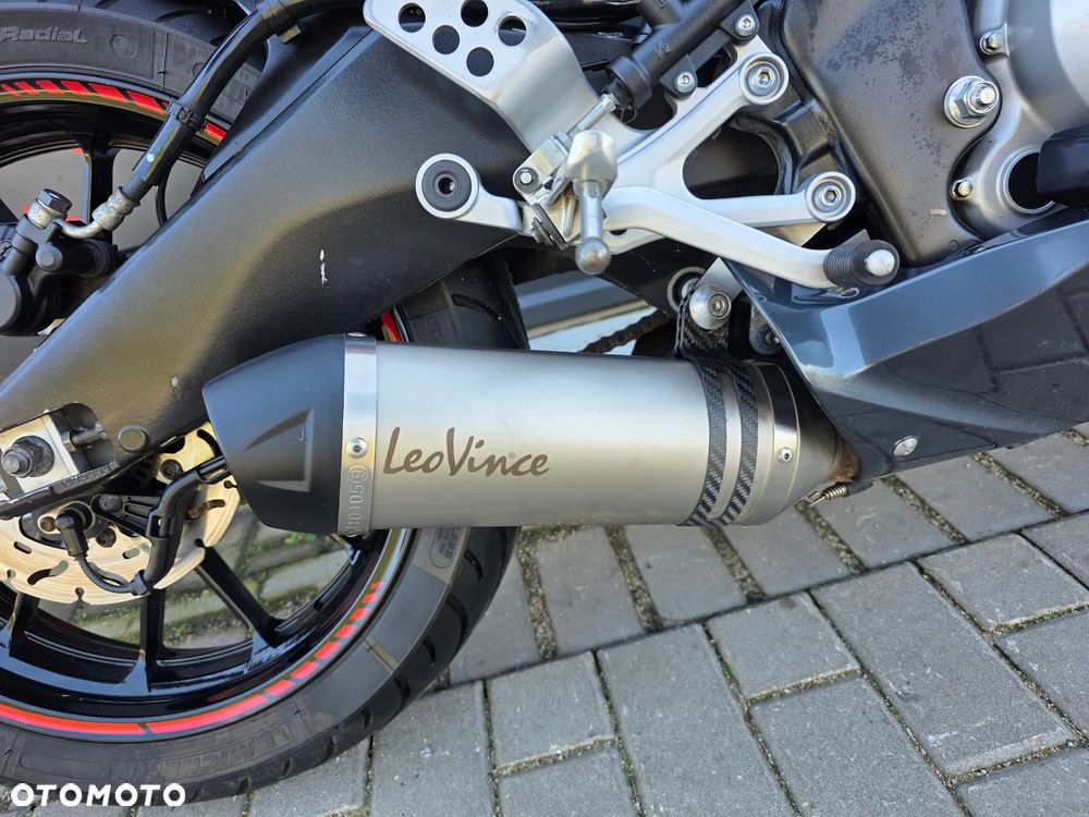 Yamaha YZF - 22