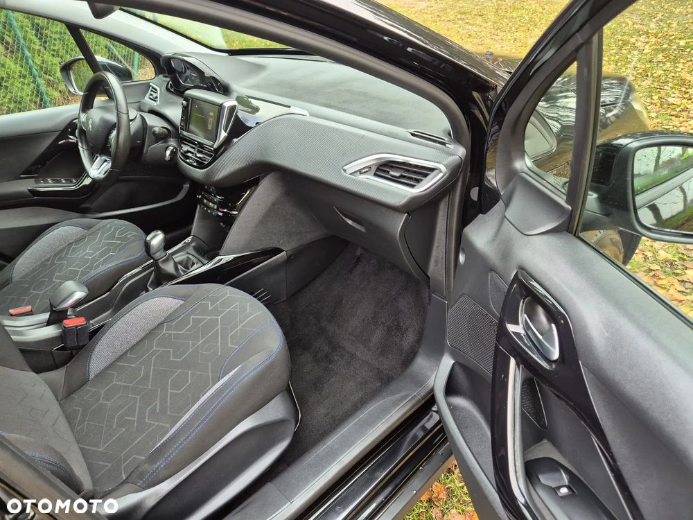 Peugeot 2008 PureTech 82 Signature - 11