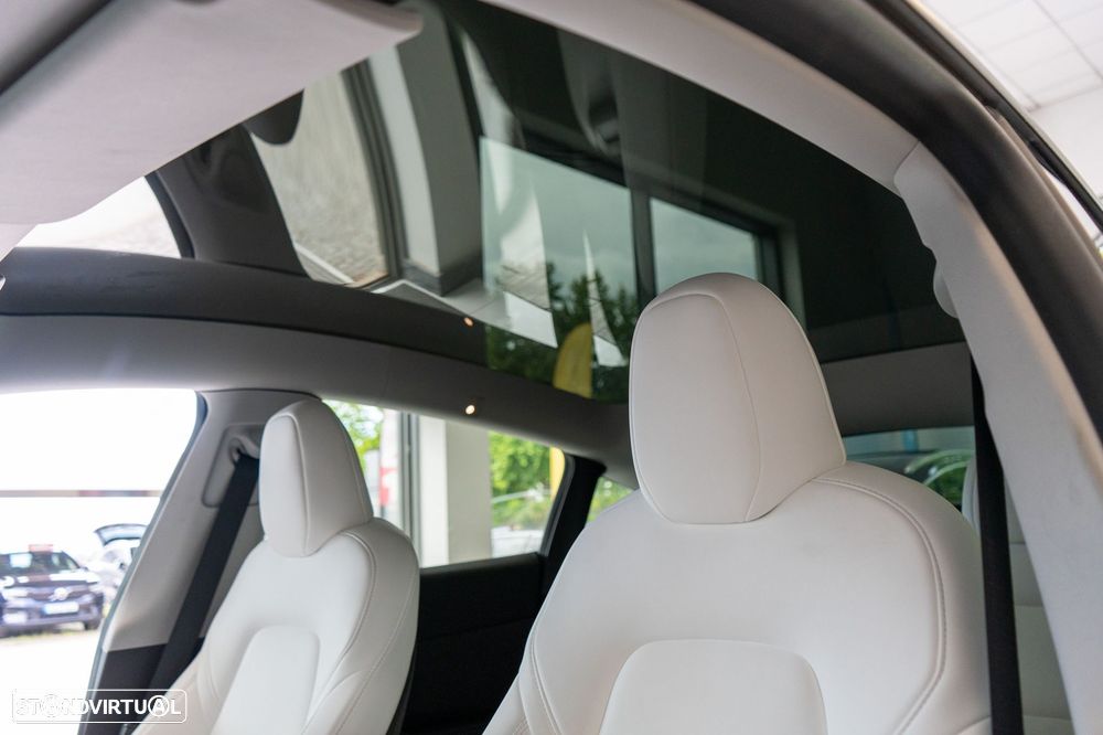 Tesla Model Y Performance Dual Motor AWD - 7