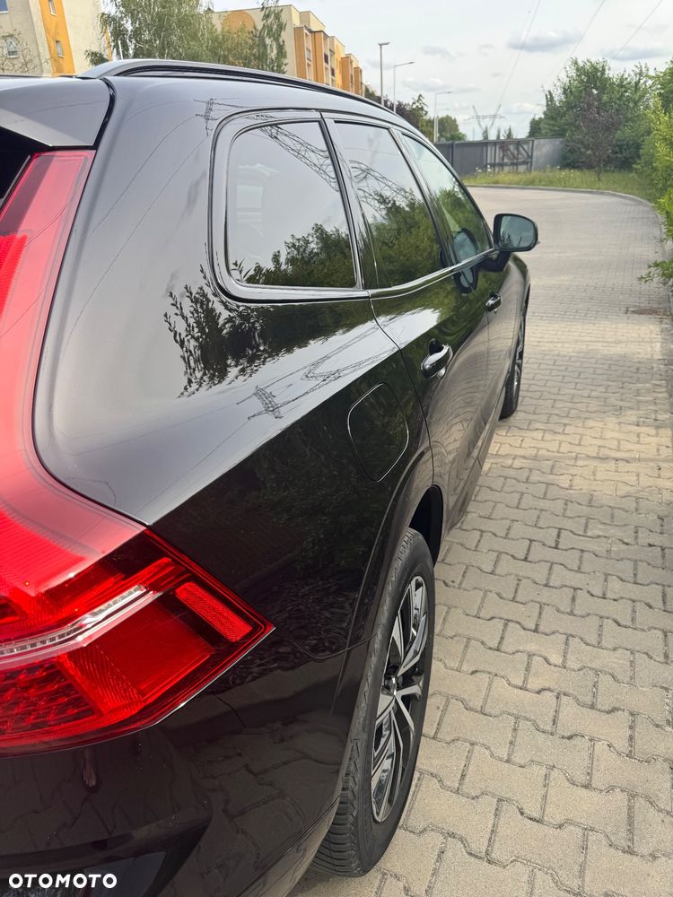 Volvo XC 60 B4 D AWD Plus Dark - 11
