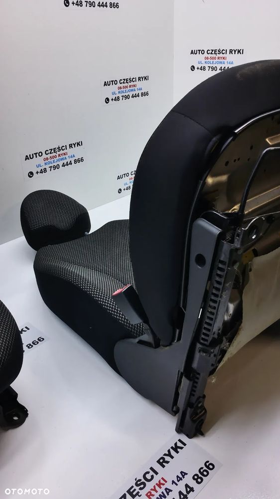 Nissan Micra K12 Siedzenia Fotele Przód 3D - 7