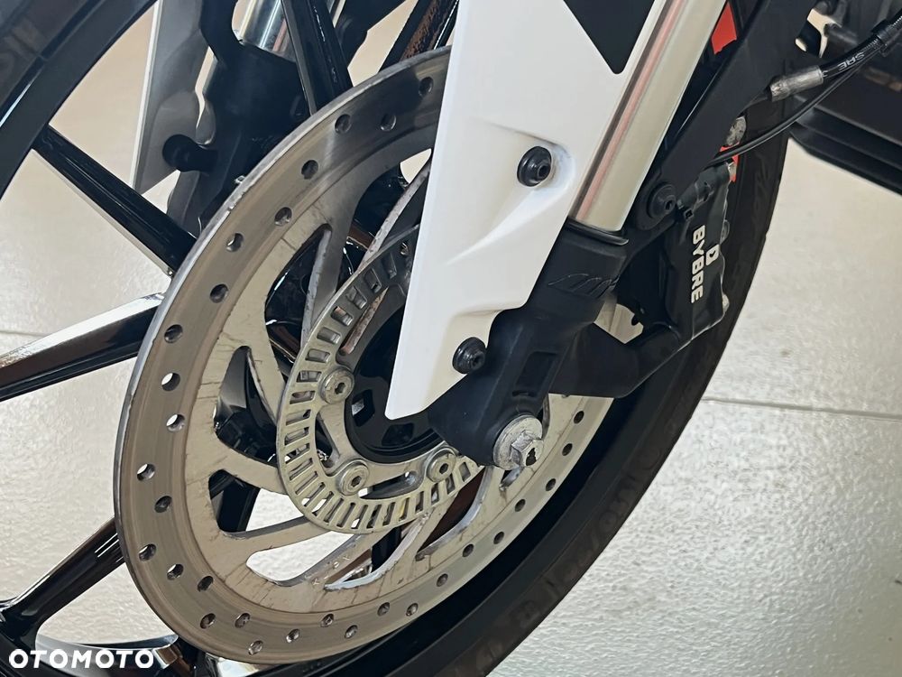 KTM Duke 125 - 23