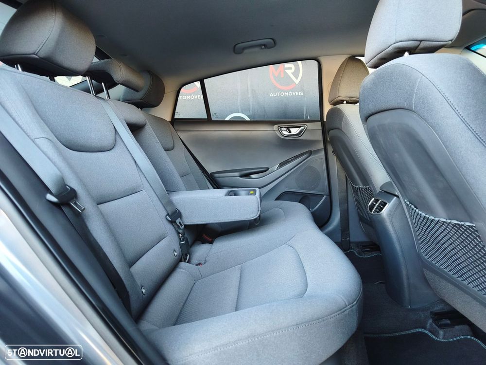Hyundai Ioniq - 38