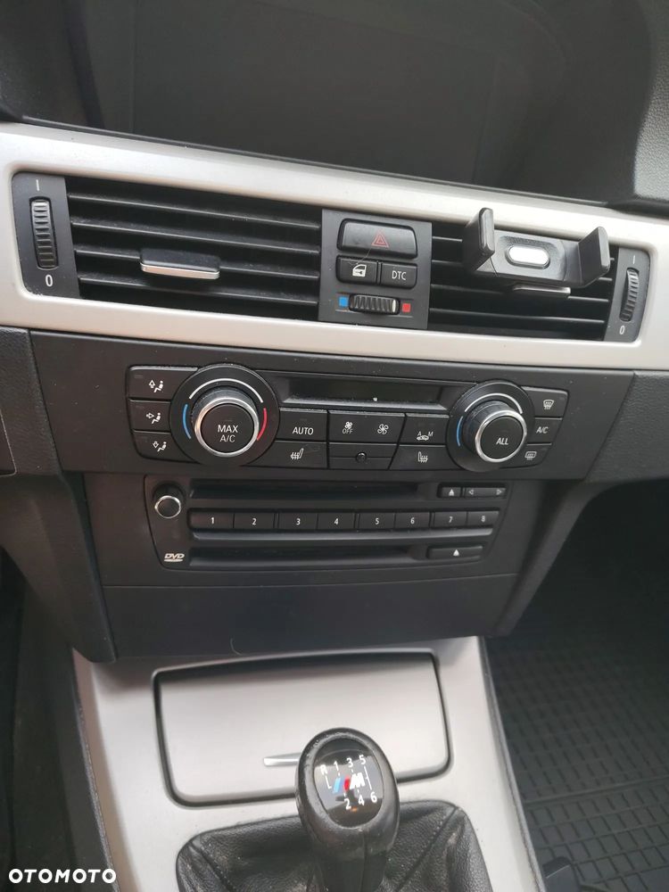 BMW Seria 3 318i - 10