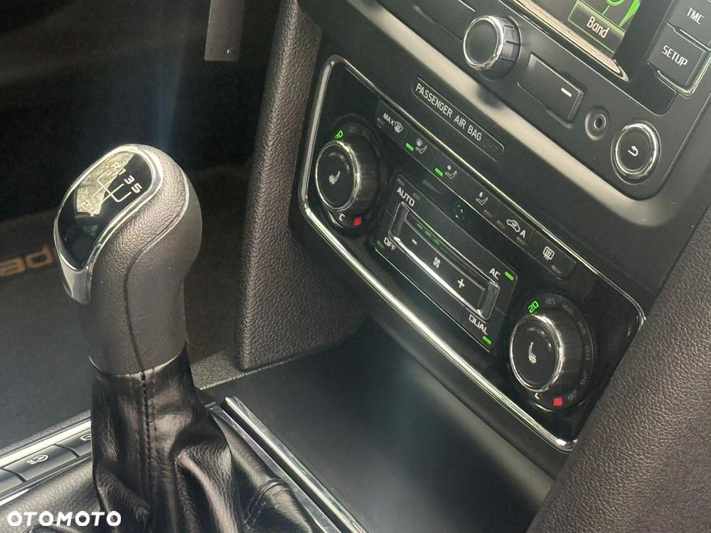 Skoda Superb 1.6 TDI GreenLine - 32