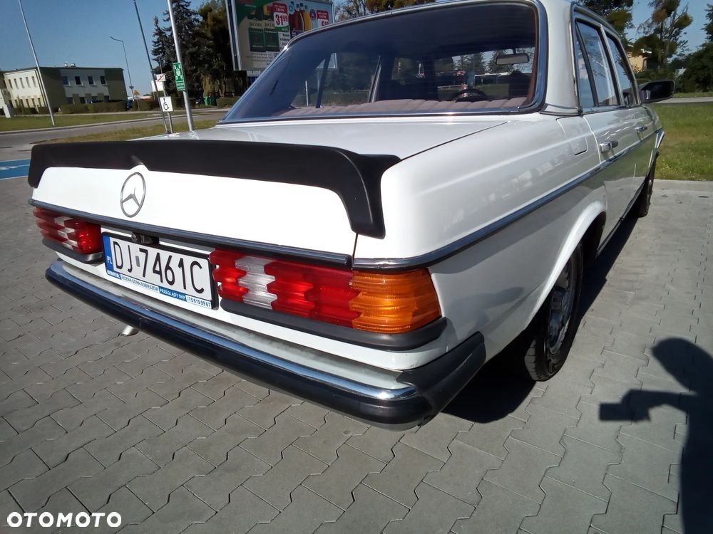 Mercedes-Benz W123 - 4