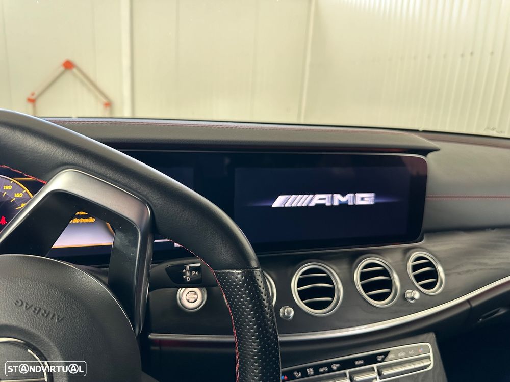 Mercedes-Benz E 43 AMG 4Matic 9G-TRONIC - 11