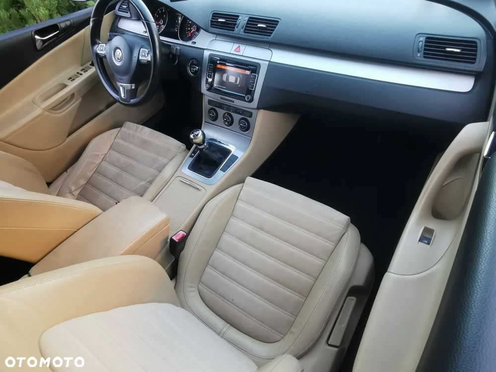 Volkswagen Passat - 9