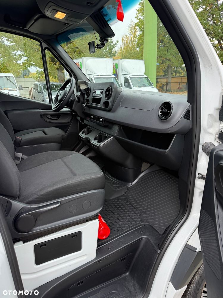 Mercedes-Benz Sprinter - 6