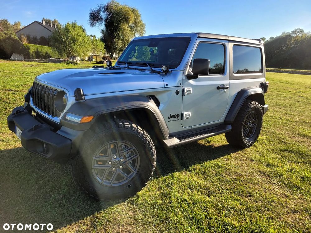 Jeep Wrangler - 4