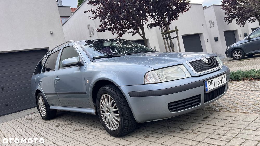 Skoda Octavia 2.0 Combi Elegance - 2