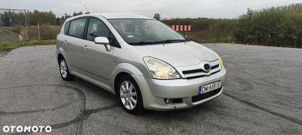 Toyota Corolla Verso 2.0 D-4D Sol - 2