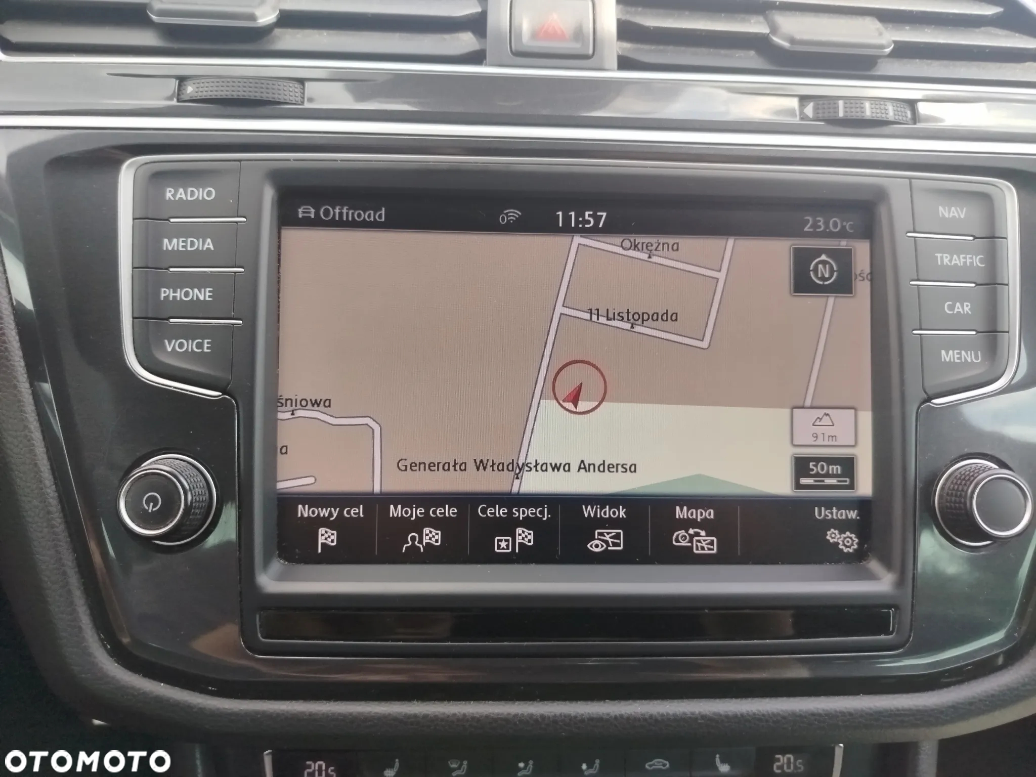 Volkswagen Tiguan - 13