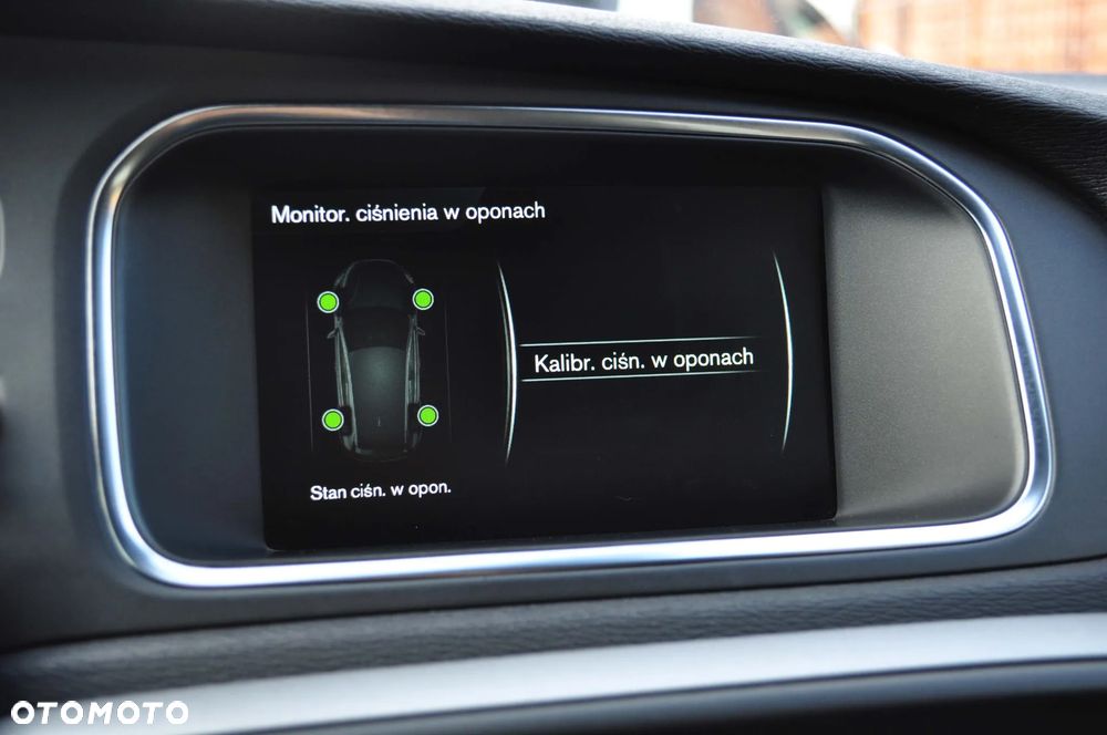 Volvo V40 D2 Momentum - 19