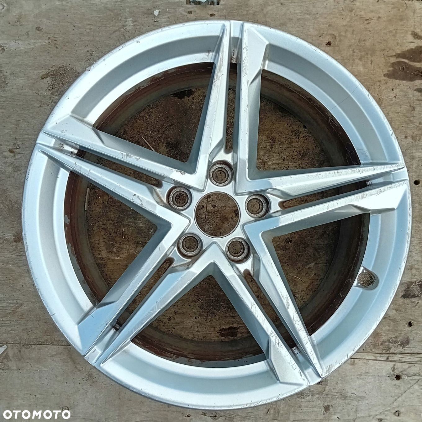 FELGA AUDI A4 B9 8W0 8X18 ET40 5X112 - 1