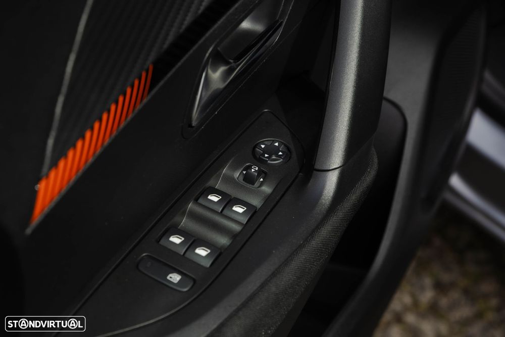 Peugeot 2008 1.2 PureTech Active - 11