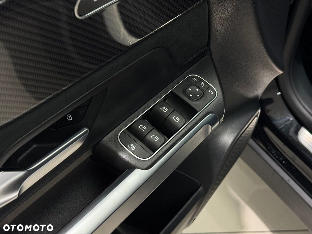 Mercedes-Benz GLB 200 AMG Line 7G-DCT - 21