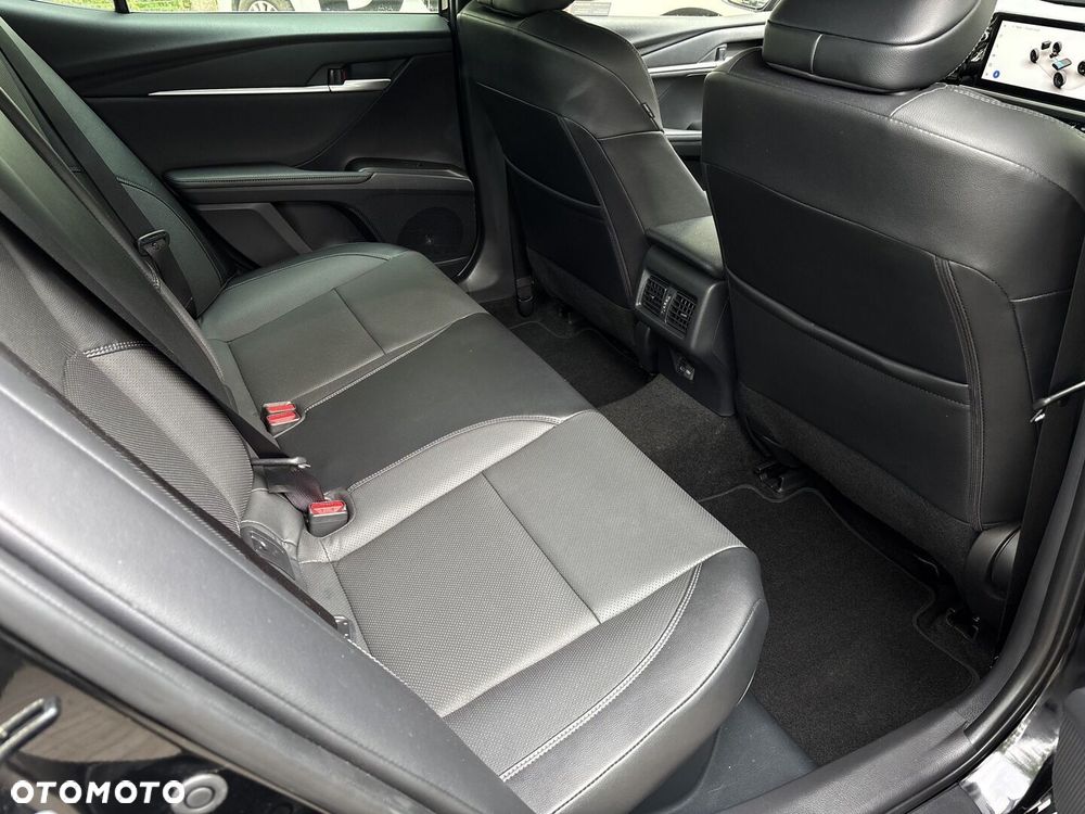 Toyota Camry - 19
