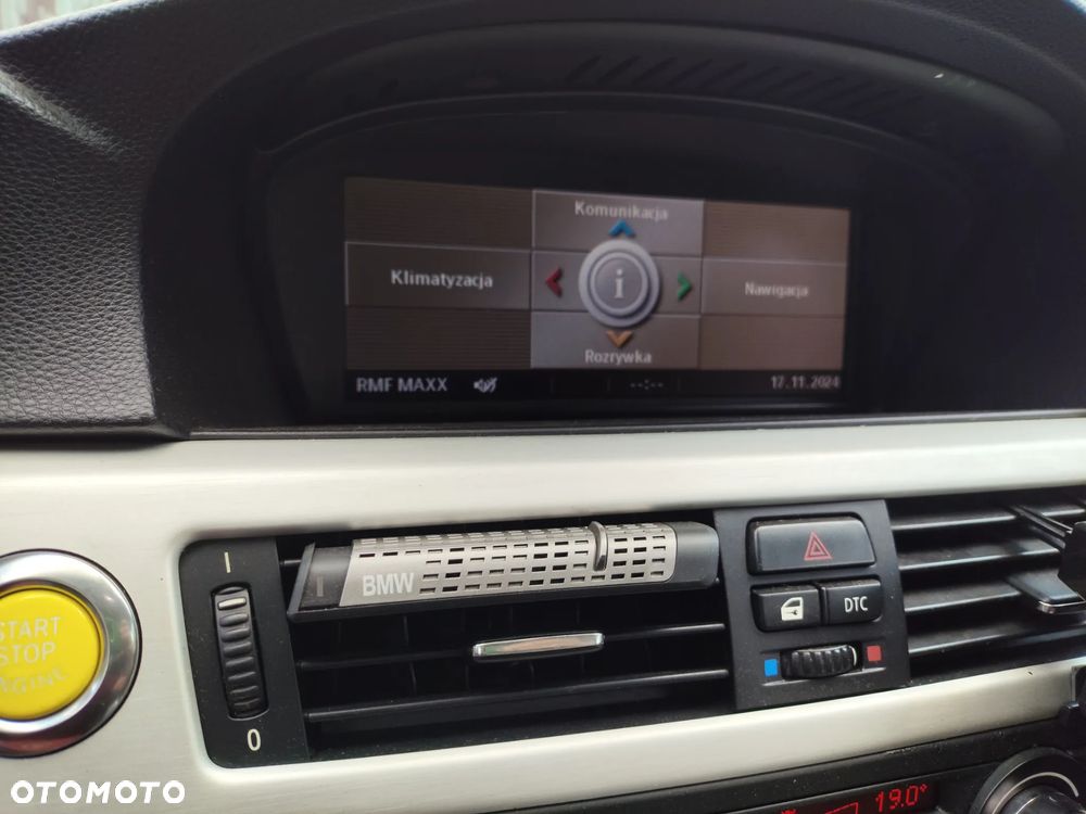BMW Seria 3 330i - 21