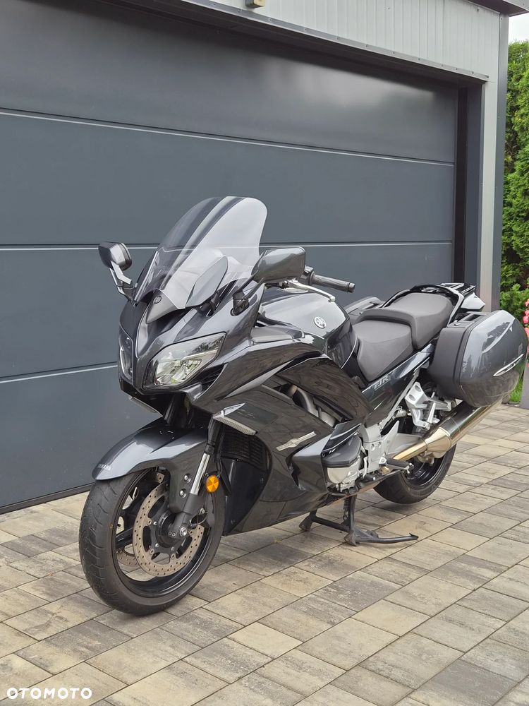 Yamaha FJR - 17