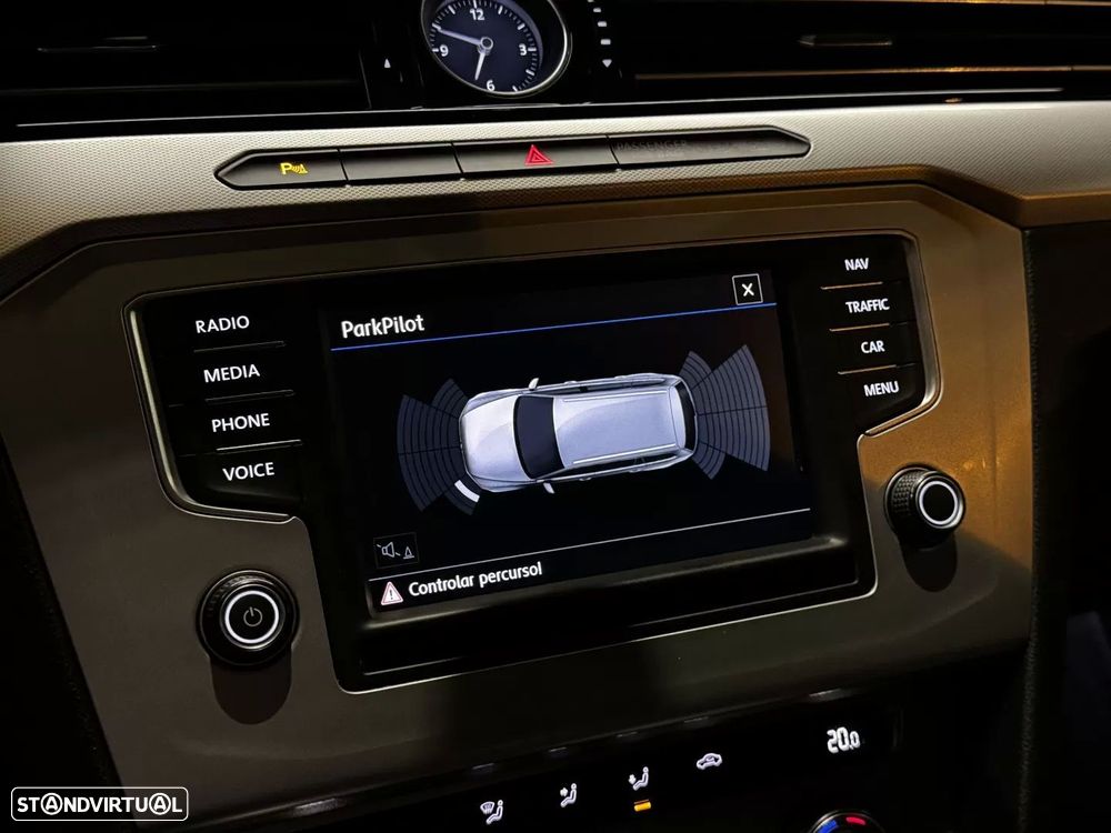 VW Passat Variant 1.6 TDI Confortline DSG - 26