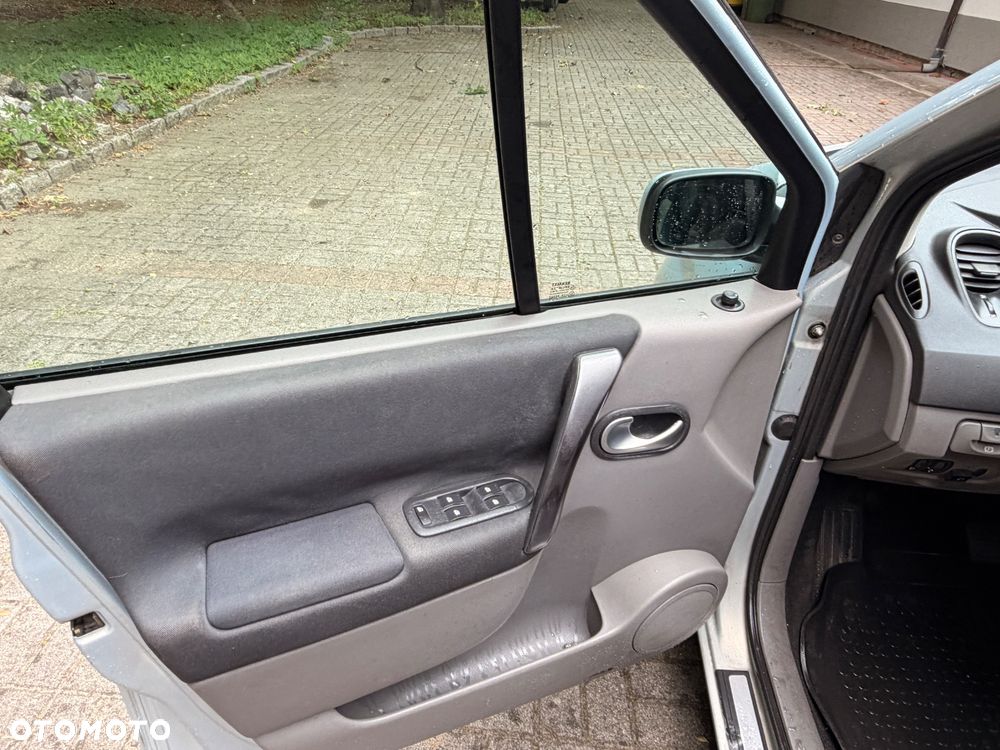 Renault Scenic - 16