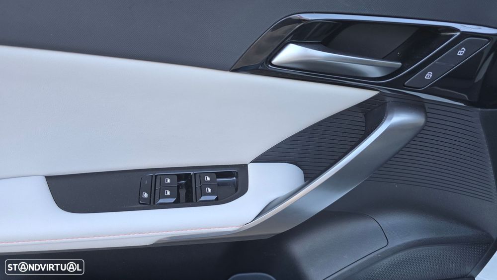 MG MG4 64 kWh Luxury - 8