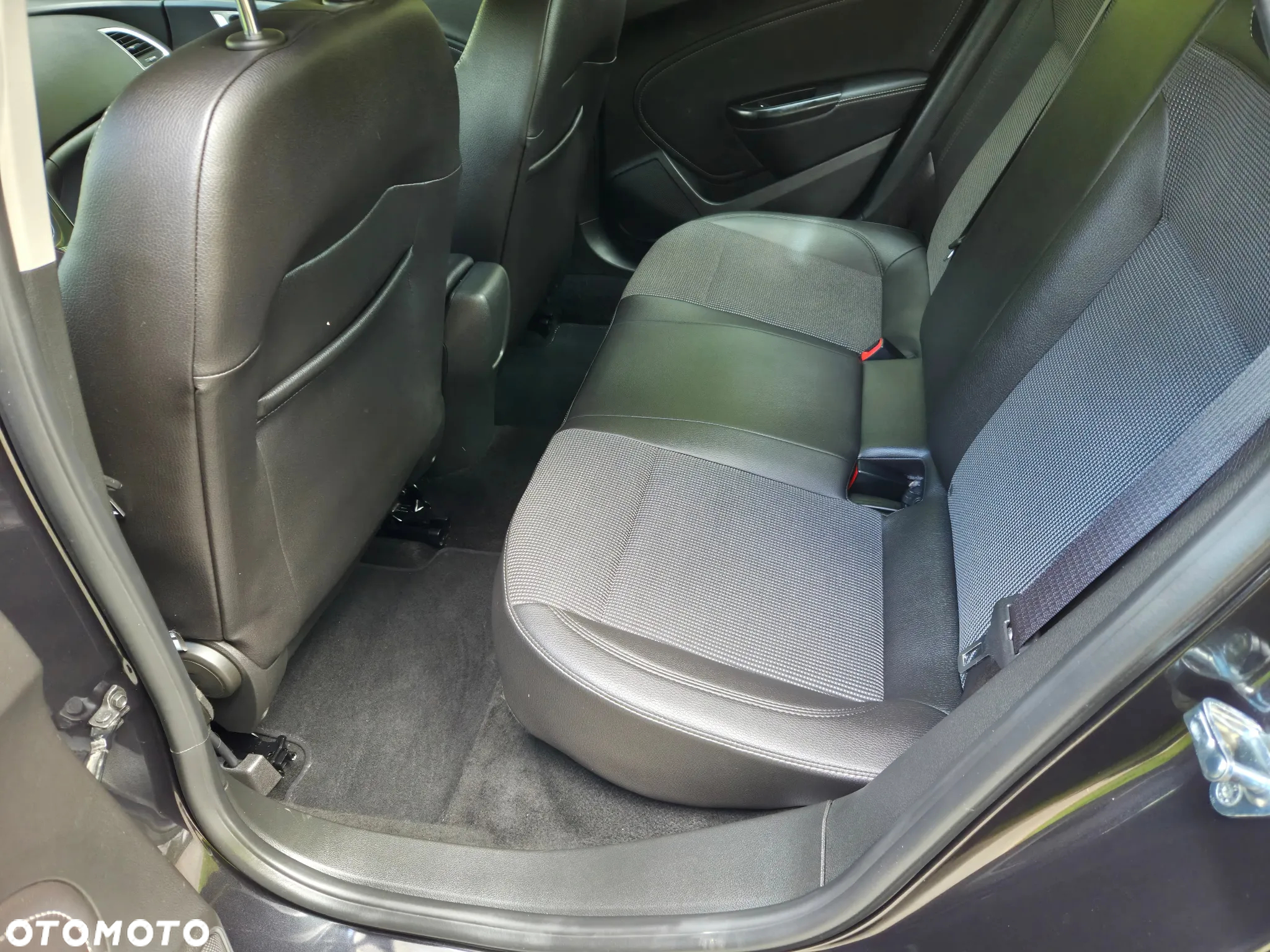 Opel Astra 1.7 CDTI DPF Cosmo - 15