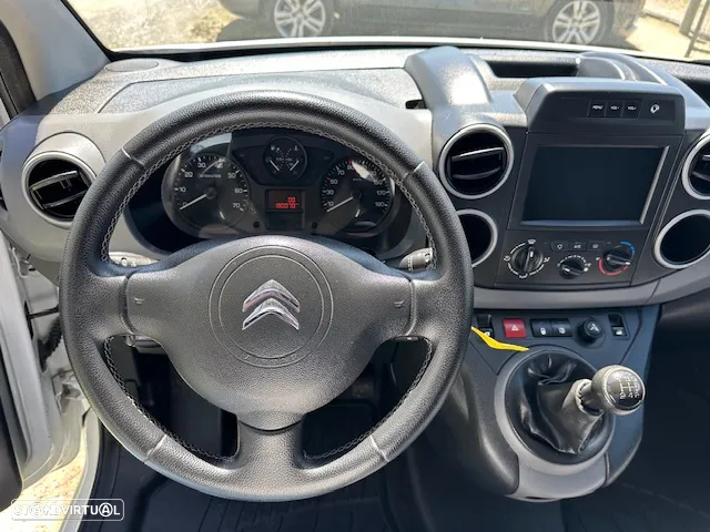 Citroën BERLINGO LONGA ISOTÉRMICA 3 LUG. - 11