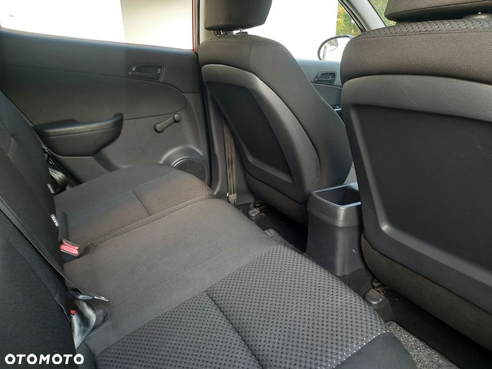 Hyundai i30 1.4 Base + - 20