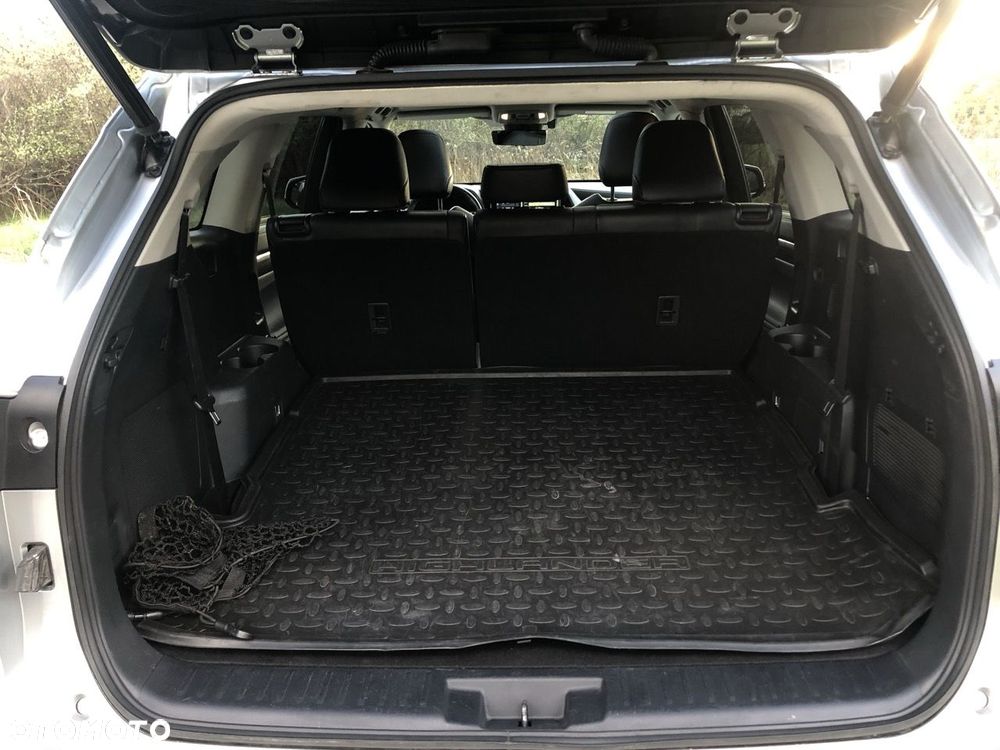 Toyota Highlander 2.5 Hybrid Executive Style - 13