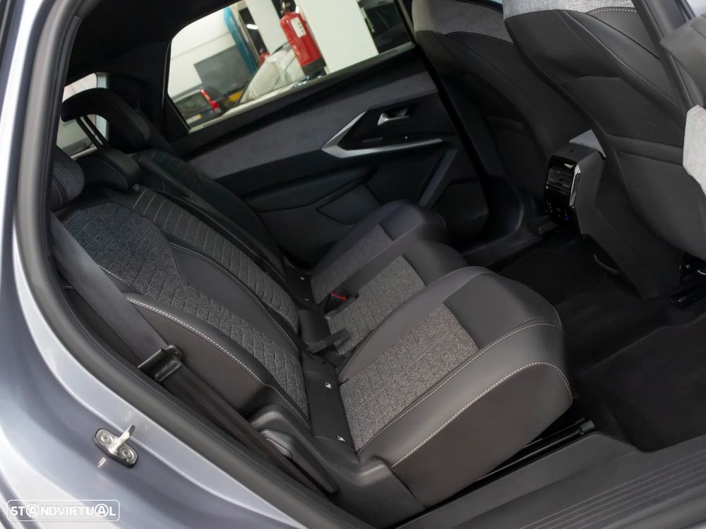 Peugeot 5008 1.2 Hybrid Allure e-DCS6 - 14