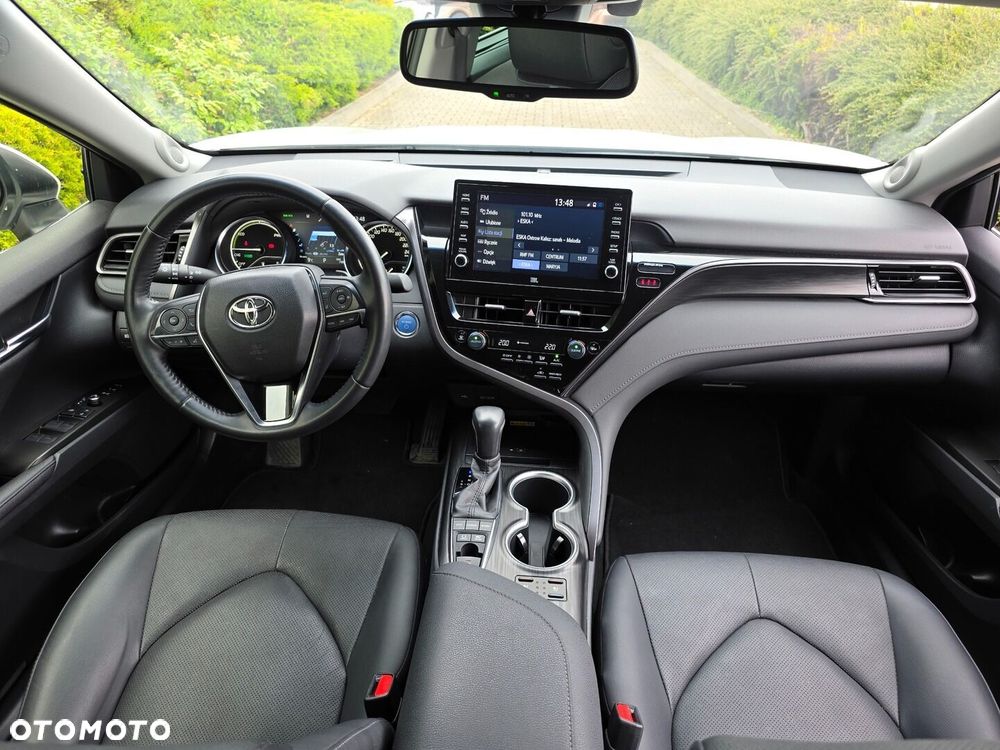 Toyota Camry 2.5 Hybrid Executive CVT - 8