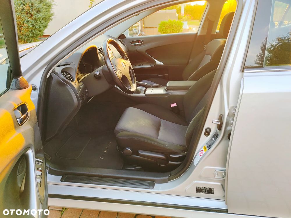 Lexus IS 250 Elegance - 10