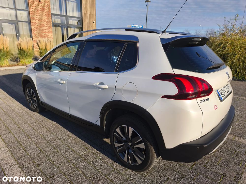 Peugeot 2008 PureTech 130 GPF Stop&Start Allure - 11